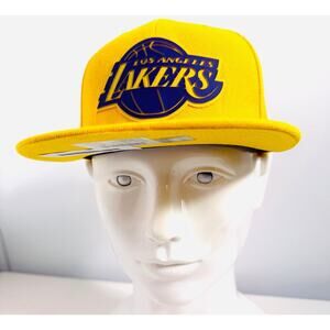 LAKERS BRIGHT Yellow Ultra Game NBA SnapBack Cap NWT